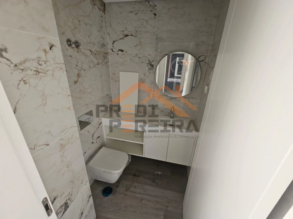 Apartamento T3 para Venda em Ramada e Caneças Foto 29