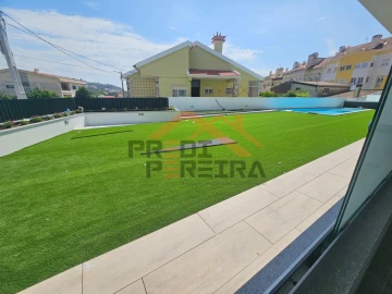 Apartamento T3 para Venda em Ramada e Caneças