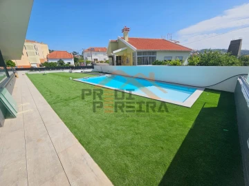 Apartamento T3 para Venda em Ramada e Caneças