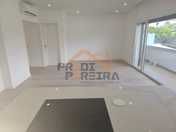 Apartamento T3 para Venda em Ramada e Caneças