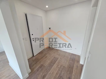 Apartamento T3 para Venda em Ramada e Caneças