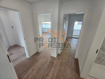 Apartamento T3 para Venda em Ramada e Caneças