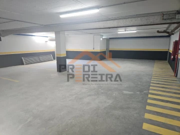 Apartamento T3 para Venda em Ramada e Caneças