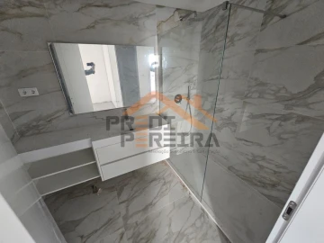Apartamento T3 para Venda em Ramada e Caneças