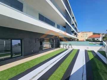 Apartamento T3 para Venda em Ramada e Caneças