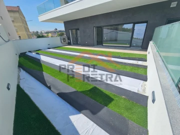 Apartamento T3 para Venda em Ramada e Caneças