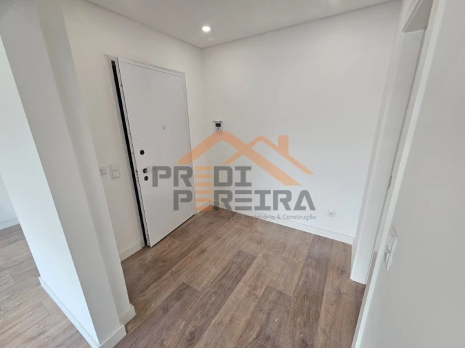 Apartamento T3 para Venda em Ramada e Caneças Foto 7