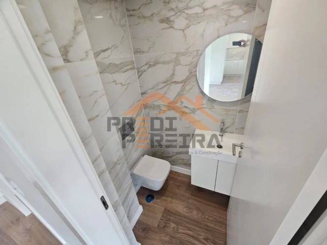 Apartamento T3 para Venda em Ramada e Caneças Foto 8