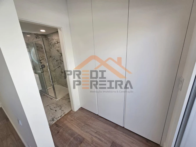 Apartamento T3 para Venda em Ramada e Caneças Foto 16