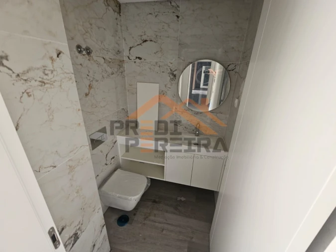Apartamento T3 para Venda em Ramada e Caneças Foto 29