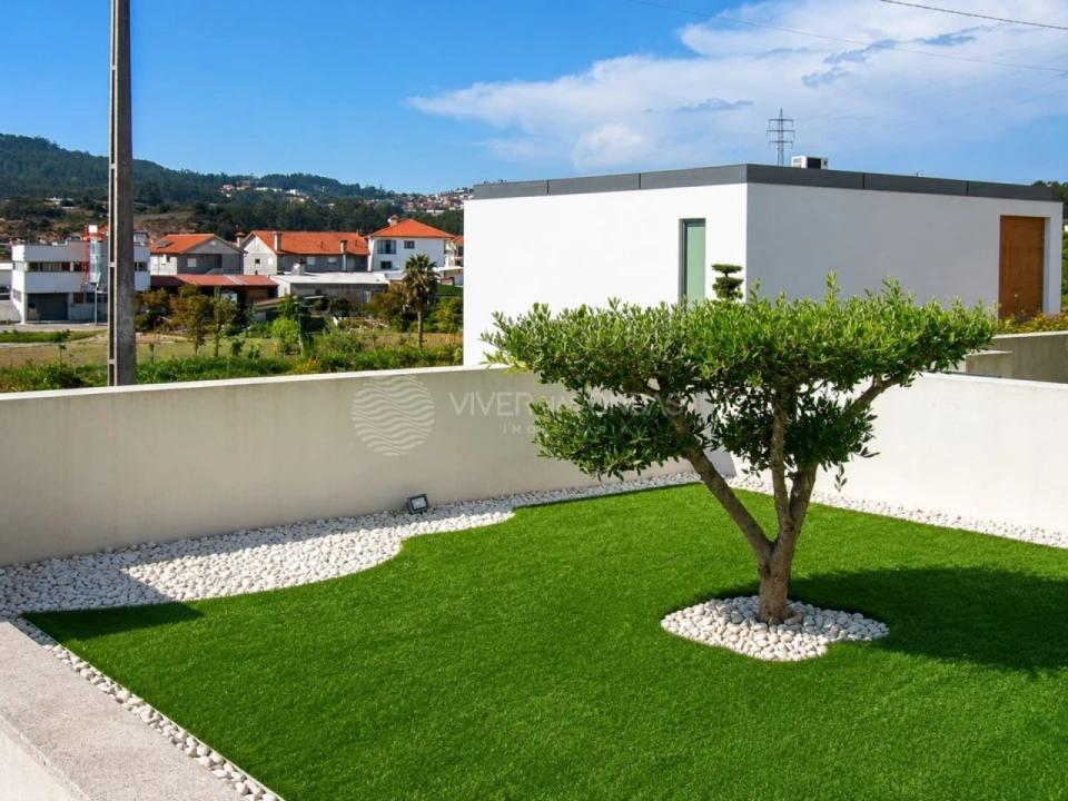 Moradia T3 para Venda em Carvalhosa Foto 27