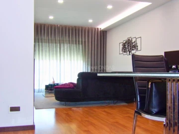 Moradia T3 para Venda em Carvalhosa