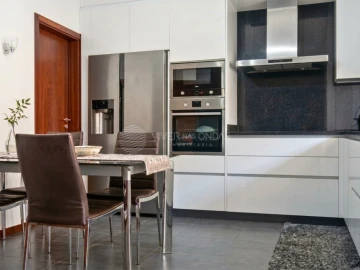 Moradia T3 para Venda em Carvalhosa