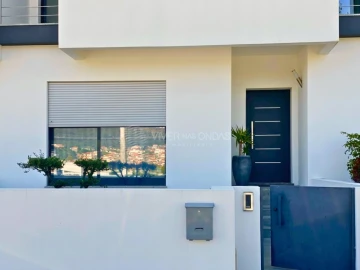 Moradia T3 para Venda em Carvalhosa