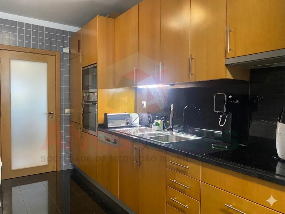 Apartamento T2 para Venda em Cidade da Maia Foto 6