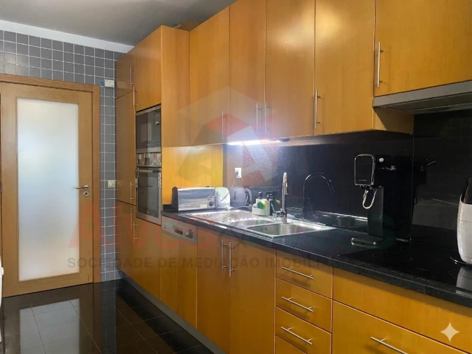 Apartamento T2 para Venda em Cidade da Maia Foto 6