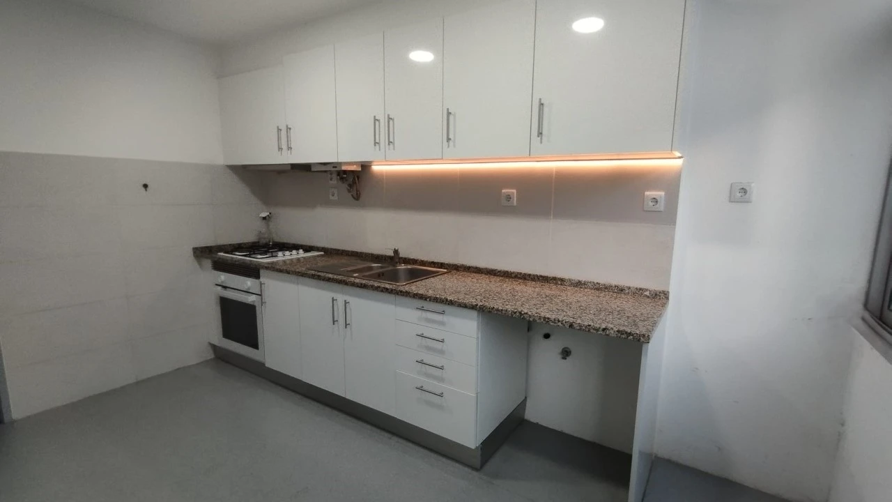 Apartamento T2 para Arrendamento em Falagueira-Venda Nova Foto 2