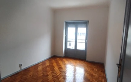 Apartamento T2 para Arrendamento em Falagueira-Venda Nova