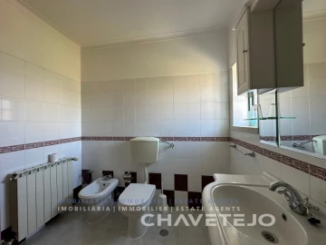 Moradia T7 para Venda em Serra e Junceira