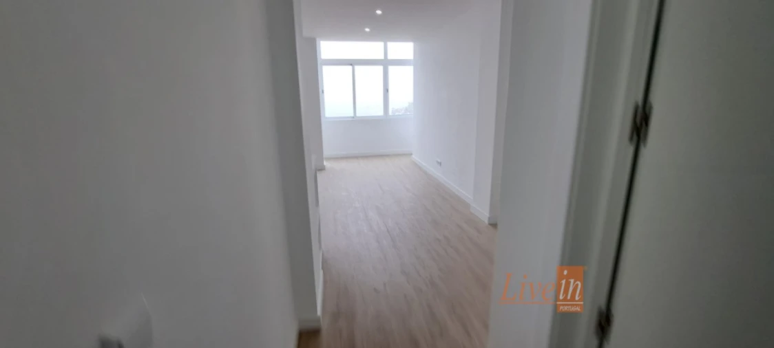 Apartamento T2 para Venda em Venteira Foto 8