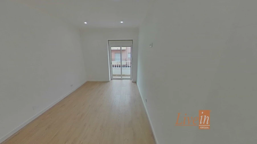 Apartamento T2 para Venda em Venteira Foto 9
