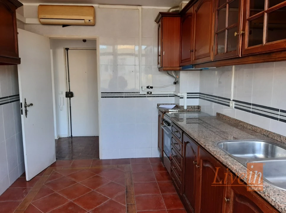 Apartamento T2 para Venda em Cacém e São Marcos Foto 1