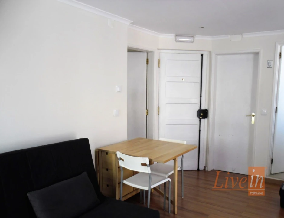 Apartamento T1 para Arrendamento em Ericeira Foto 4