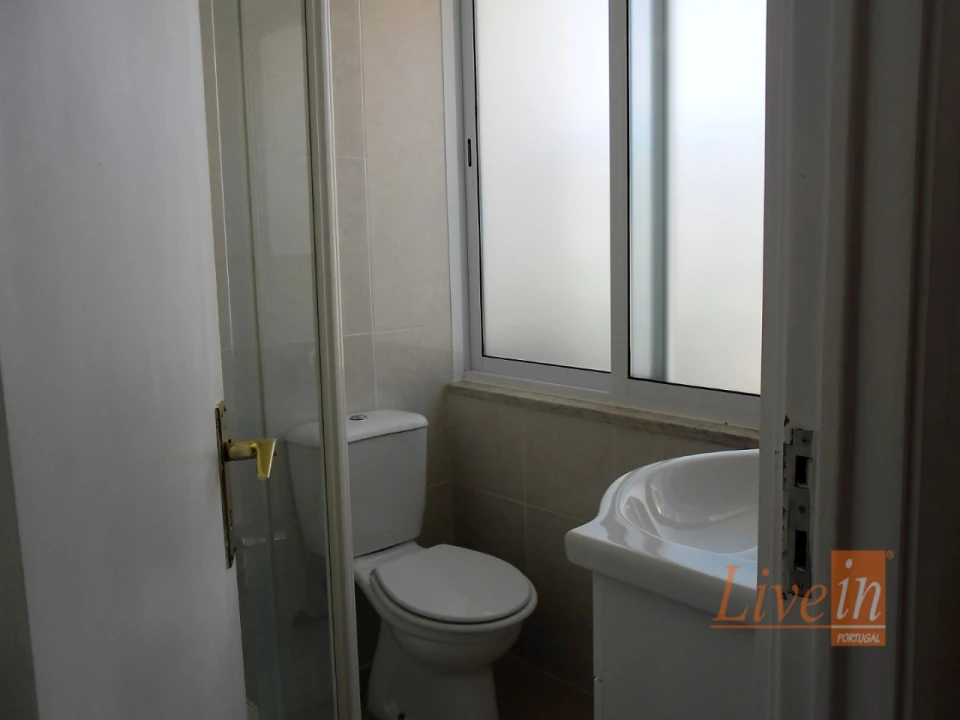 Apartamento T1 para Arrendamento em Ericeira Foto 7