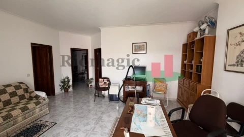 Apartamento T3 para Venda em Alcanena e Vila Moreira