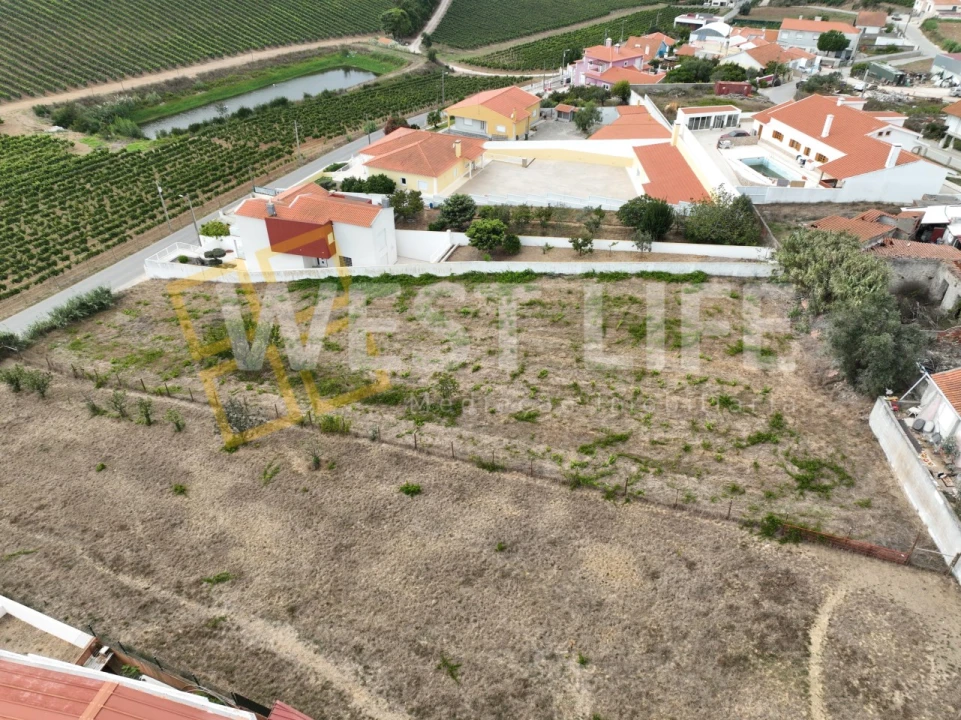 Terreno para Venda em Freiria Foto 1