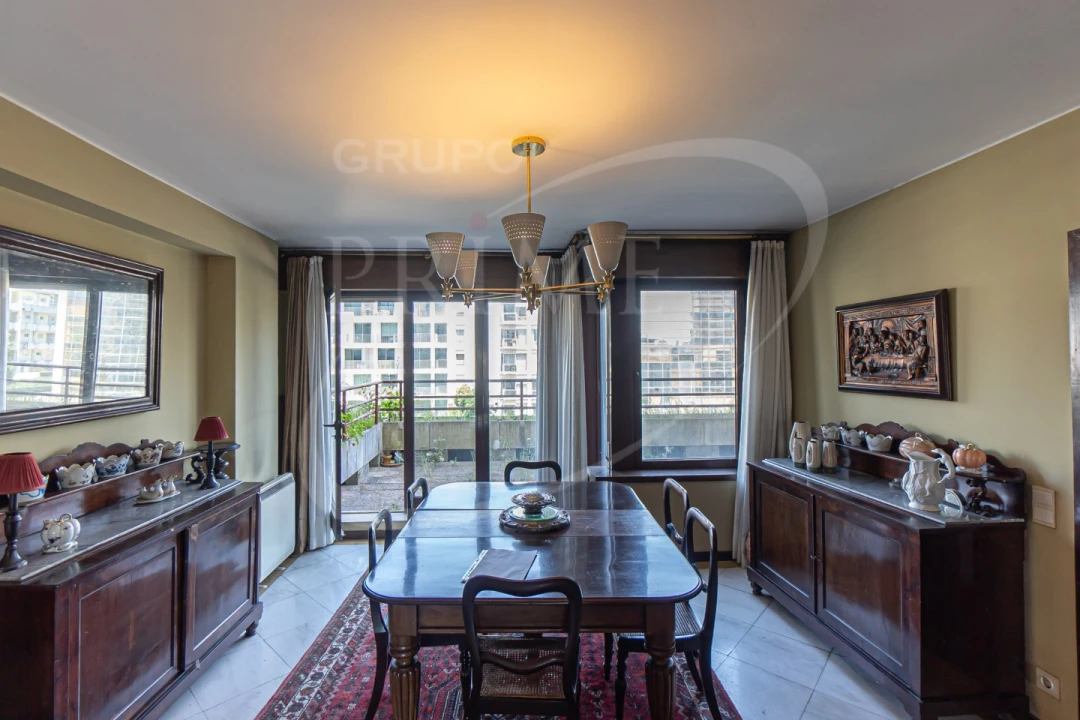 Apartamento T4 para Venda em Ramalde Foto 1