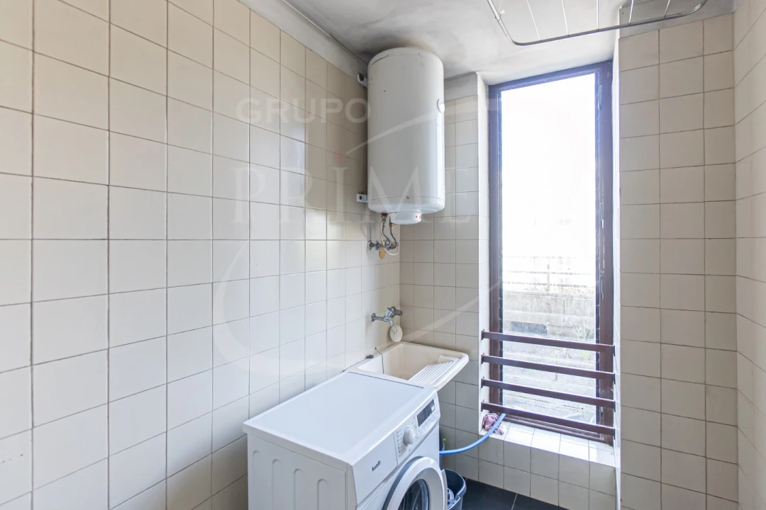 Apartamento T4 para Venda em Ramalde Foto 9