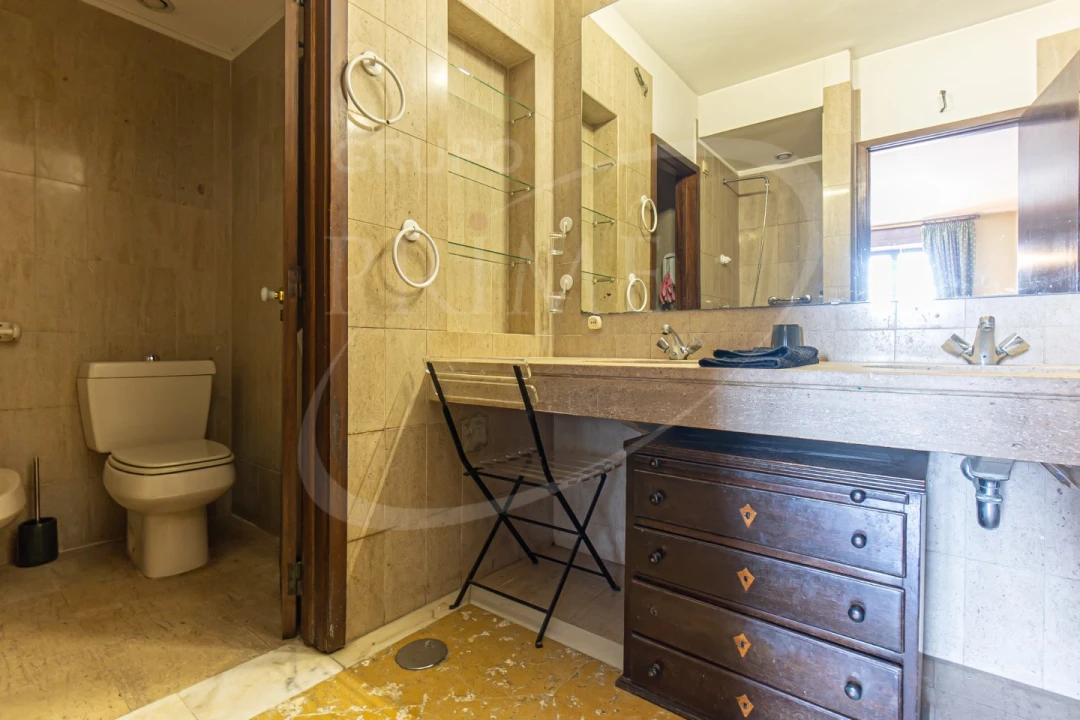 Apartamento T4 para Venda em Ramalde Foto 13
