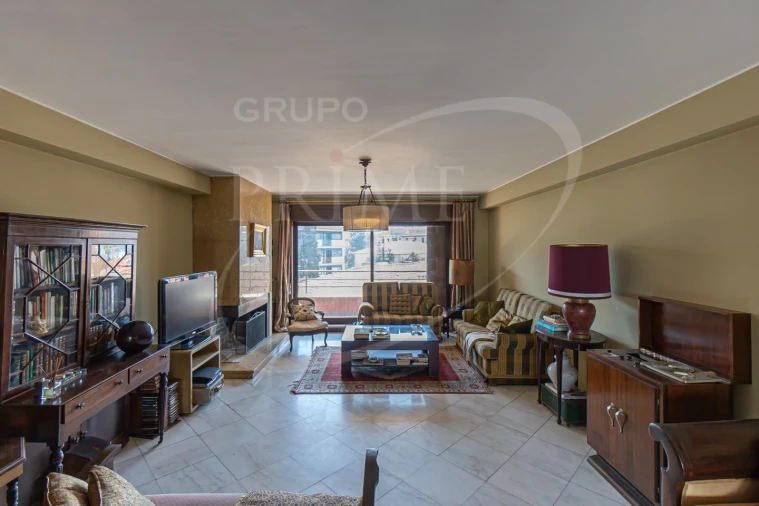Apartamento T4 para Venda em Ramalde Foto 4
