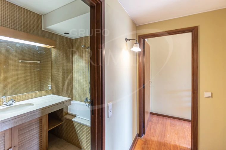 Apartamento T4 para Venda em Ramalde Foto 17