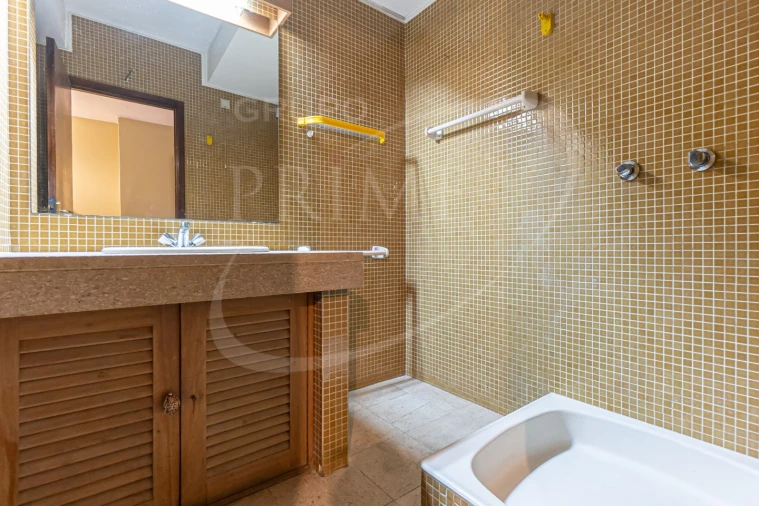 Apartamento T4 para Venda em Ramalde Foto 18