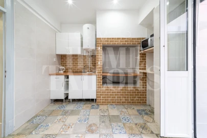 Apartamento T1 para Arrendamento em Beato