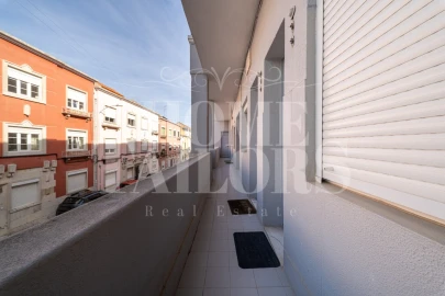 Apartamento T1 para Arrendamento em Beato