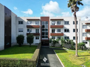 Apartamento T4 para Venda em Vilar de Andorinho