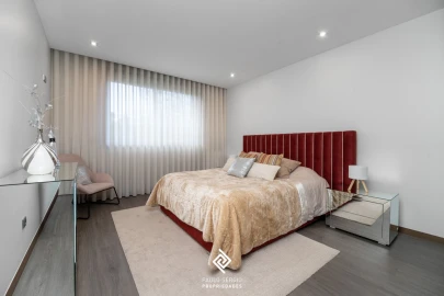 Apartamento T4 para Venda em Vilar de Andorinho