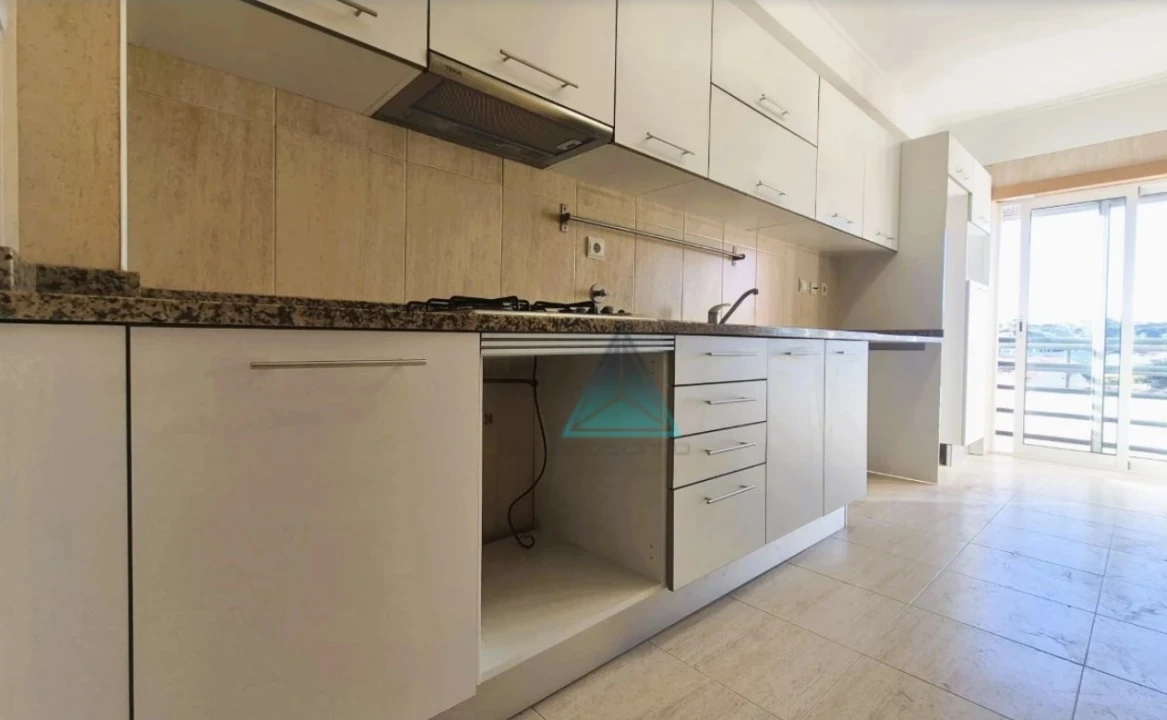 Apartamento T2 para Venda em Laranjeiro e Feijó Foto 2