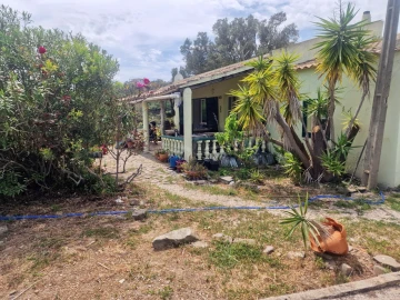 Quinta T2 para Venda em Santa Catarina da Fonte do Bispo