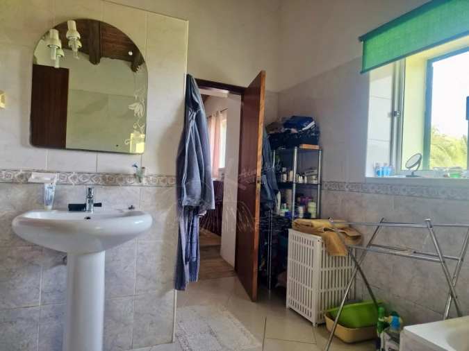 Quinta T2 para Venda em Santa Catarina da Fonte do Bispo Foto 11