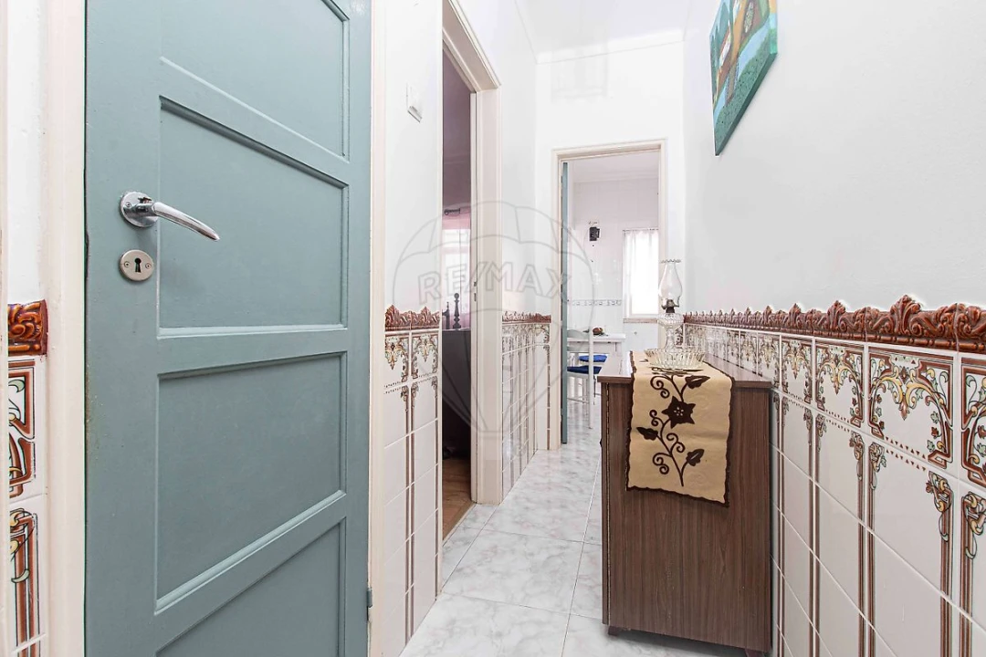 Apartamento T1 para Venda em Vila Franca de Xira Foto 17