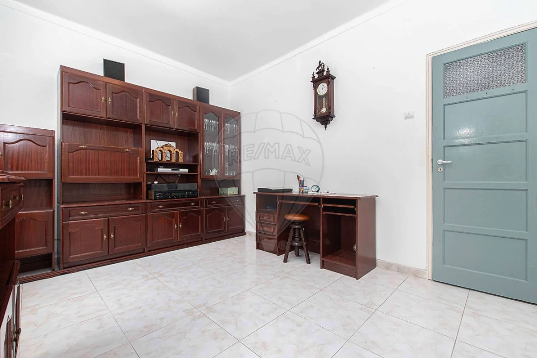 Apartamento T1 para Venda em Vila Franca de Xira Foto 11