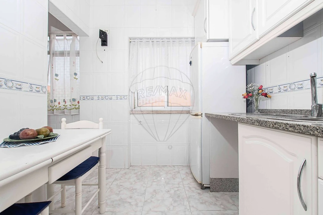 Apartamento T1 para Venda em Vila Franca de Xira Foto 14