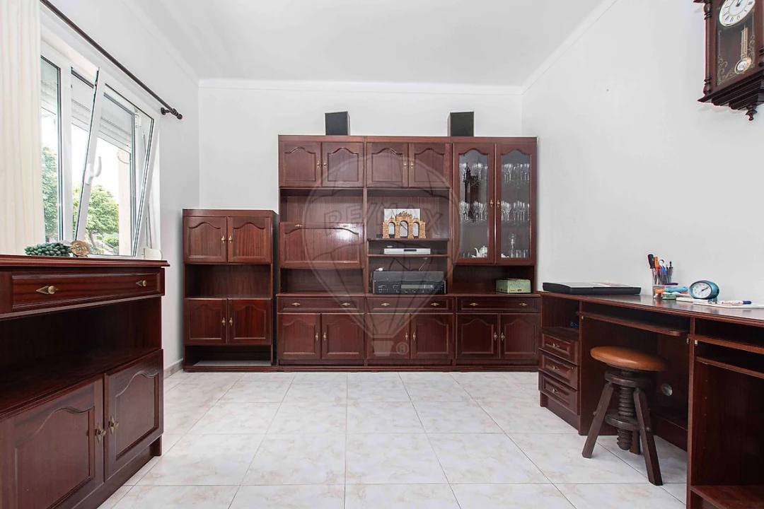 Apartamento T1 para Venda em Vila Franca de Xira Foto 9