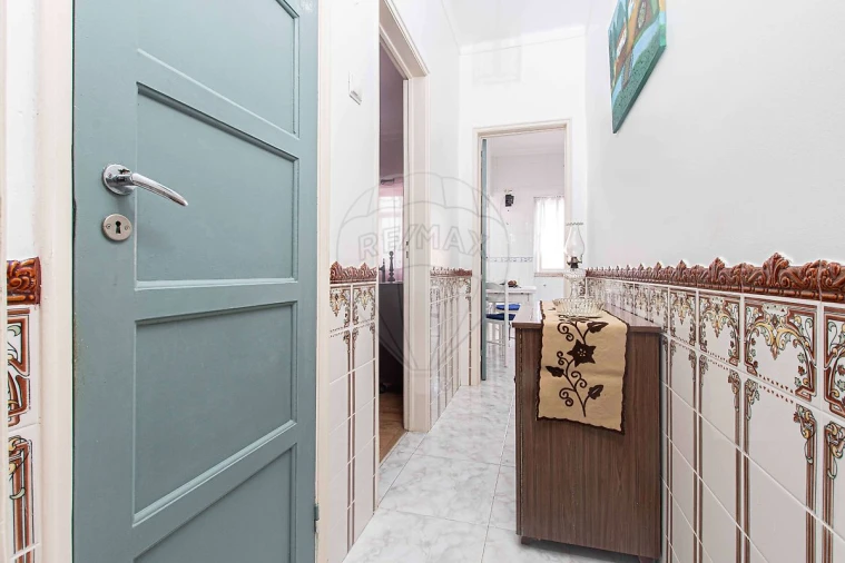 Apartamento T1 para Venda em Vila Franca de Xira Foto 17