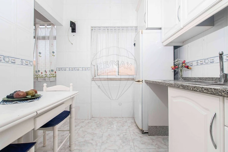 Apartamento T1 para Venda em Vila Franca de Xira Foto 14