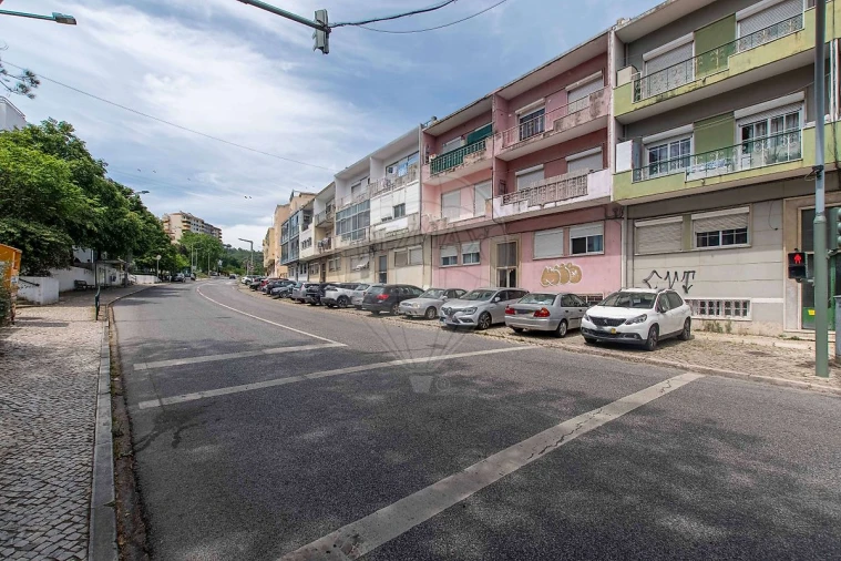 Apartamento T1 para Venda em Vila Franca de Xira Foto 4